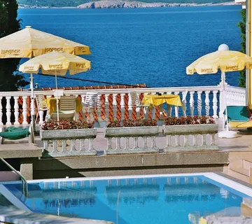 Crikvenička riviera, obiteljski hotel - cover