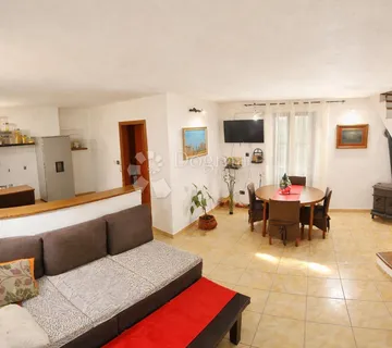 Useljiva kuća u Glavanima + dodatni kameni objekt za renovaciju! - cover