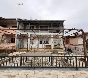 Kuća s 2 stana - 300 m od mora - Fažana