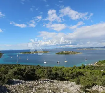 Prodaje se zemljište površine 1.023 m2 na otoku Kakanu - Kaprije, Šibenik