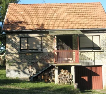 Donji Hrastovac- kuća sa velikim zemljištem - Donji Hrastovac, Sunja