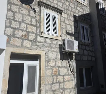 Tradicionalna kamena kuća na Pelješcu - Potomje, Orebić