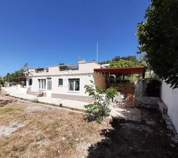 Kuća 142m2 sa 2 apartmana, 100m od mora - sunčana Rogoznica - Podglavica, Rogoznica