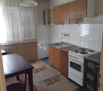 Kuća Karlovac na prodaju - mir u blizini grada