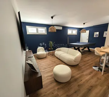Petrčane - S1 Troetažni Stan S Pogledom Na More, Vrt, Krovna Terasa - Petrčane, Zadar