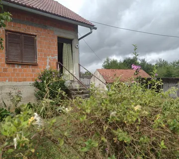 Seosko imanje na osami - Slavsko Polje, Gvozd