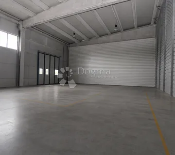 Marinići Hala 330m2 - Marinići, Viškovo