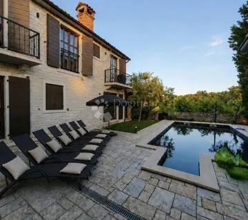 SVETI LOVREČ, kamena vila s bazenom - Sveti Lovreč Pazenatički