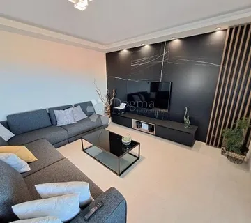 Rijeka, Hosti, Panoramski pogled i 200 m² savršenog doma