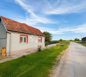 Kuća 166 m² + oranica 6.000 m² uz kuću - Vinkovački Banovci, Nijemci