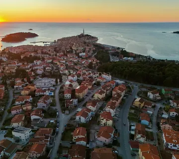 Apartmanska kuća u Rovinju - cover