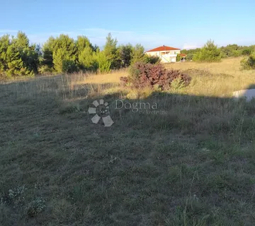 STRATEŠKI INVESTICIJSKI POTENCIJAL: Zemljište 1760 m² - Otok Vir