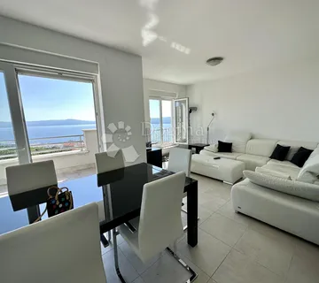 PRILIKA! Penthouse sa panormaskim pogledom i bazenom Crikvenica