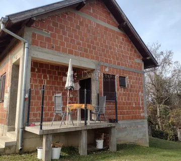 Divan pogled, novouređeno i namješteno - cover