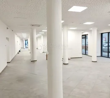 SANSKI MOST, ATRAKTIVNI POSLOVNI PROSTOR, 504,87 m2