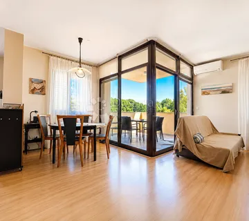 PRILIKA! Rovinj - stan 86m2 + terasa + parking