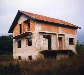 Kuća s potencijalom - Donji Lapac
