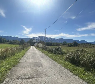 Zemljište 10000m2 Moguća Parcelacija Priroda Pogled !!! - Divoselo, Gospić
