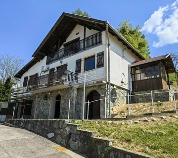Kuća 5 min od centra Orahovice – velika prilika - Orahovica