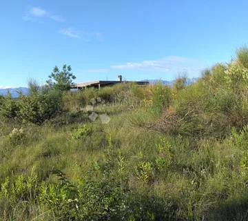 GRAĐEVINSKO ZEMLJIŠTE LJUBAČ: 592 m² - Ljubač, Ražanac