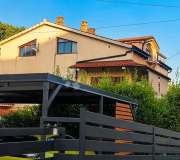 Rijeka-Donja Vežica - prostran trosobni stan