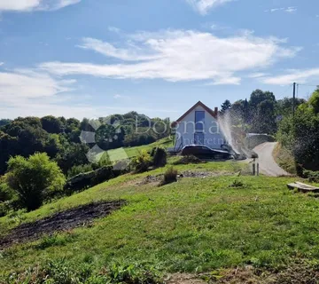 Na prodaju  zemljište – 712 m² u blizini Mađerkinog brega - cover
