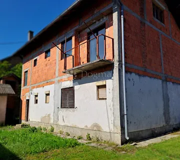 Kuća za veliku obitelj ili mnogo radnika - cover