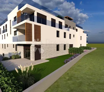 Vodice – Trosoban stan na 1. katu, 50 m od mora, terasa, balkon, parkirno mjesto 28,35 m² uključeno u cijenu