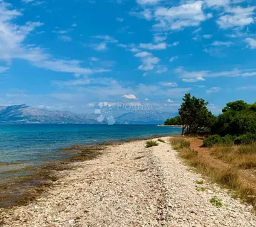 Građevinsko zemljište prvi red do mora - Supetar