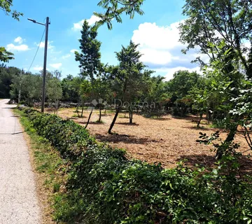 Građevinsko zemljište na lijepoj lokaciji - Rakalj, Marčana
