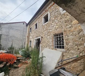 Dvojna kuća za adaptaciju u Kostreni / Urinj!! - Urinj, Kostrena
