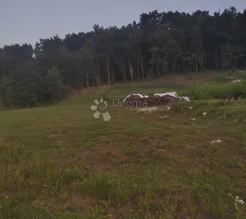 Građevinska parcela s idejnim projektom na mirnoj lokaciji - Pićan