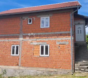 Kuća Na Prodaju, Udbina, - Mutilić, Udbina
