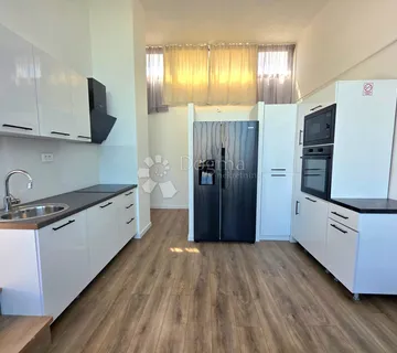 PRODAJA, Stan, Karlovac, NKP 50m² + 20m² terase, Grabrik