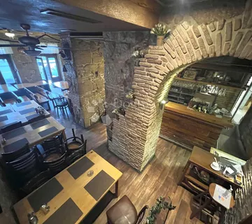 Uhodan posao u centru Crikvenice - Crikvenica