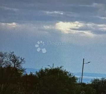 Trsat, teren u stambenoj zoni, neizgeađeno područje - Rijeka