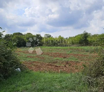 Zemljište uz sami rub građevinske zone - Vodnjan