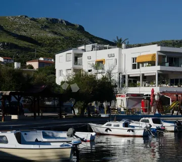 Grebaštica - prekrasan Mini Hotel prvi red do mora - cover