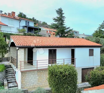 Kuća s pogledom na more s velikim potencijalom – 30 m od plaže! - Sveta Marina, Raša