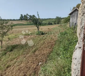 Uredno seosko imanje i legalizirana kuća - Podgorje, Gvozd
