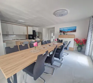 BRIBIR - APARTMAN 1 S BAZENOM - cover