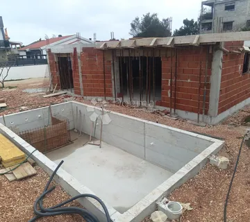 187 m2 + bazen 27m2 - cover