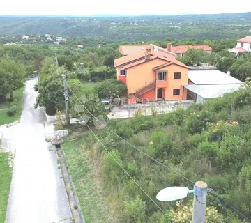 LABIN,građevinsko zemljište u blizini starog grada