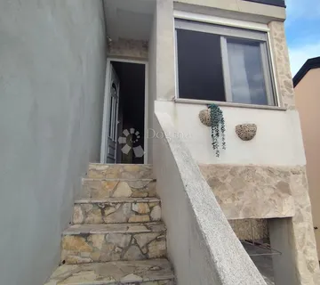 Ugodna obiteljska kuća - cover