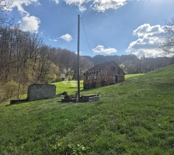 Kuća za adaptaciju na 2.420m² zemljišta nadomak Slovenije - Hlevnica, Đurmanec