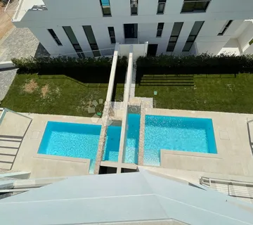 Ekskluzivan duplex s bazenom, 100 m od mora - Kožino, Zadar