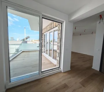 Trosoban Stan Sa Garažom Nadomak Mora I Centra - Crikvenica