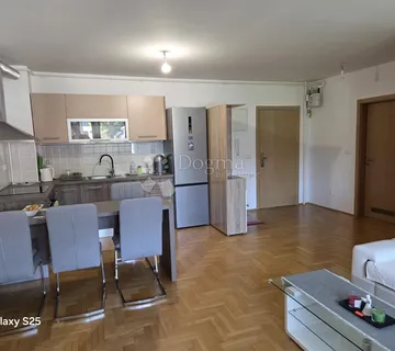 Dugo Selo dvosoban stan 51 m2 sa garažnim parkirnim mjestom