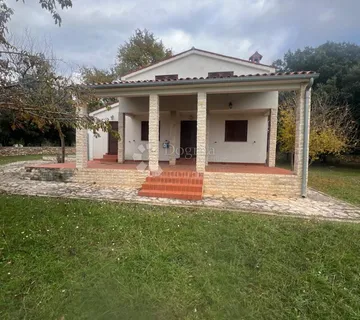 Kuća i prostrano zemljište 11.090 m2 - Rovinj