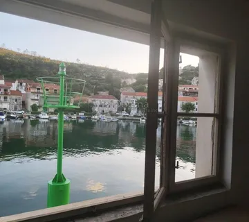 Kuća prvi red do mora za rekonstrukciju - Zaton, Šibenik